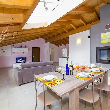La Casa Di Lägenhet Brienno